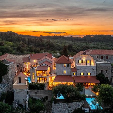 Dvor Pitve Villas Елса Экстерьер фото