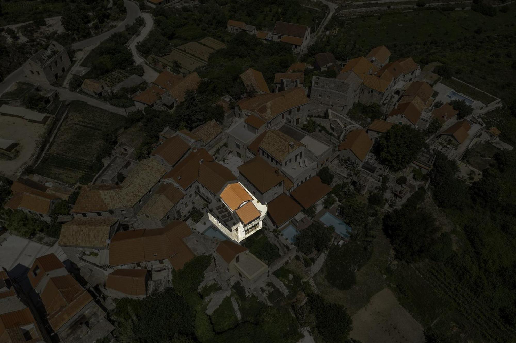 Dvor Pitve Villas Елса Экстерьер фото