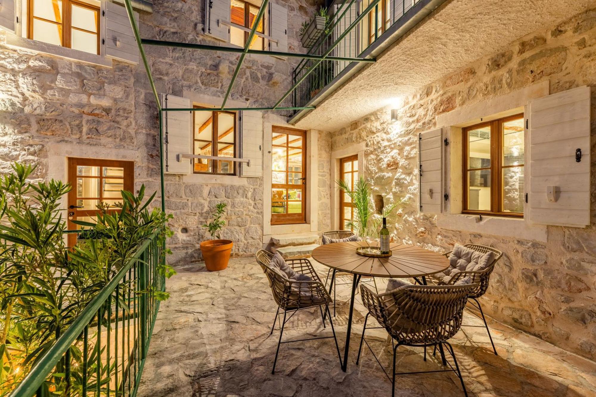Dvor Pitve Villas Елса Экстерьер фото